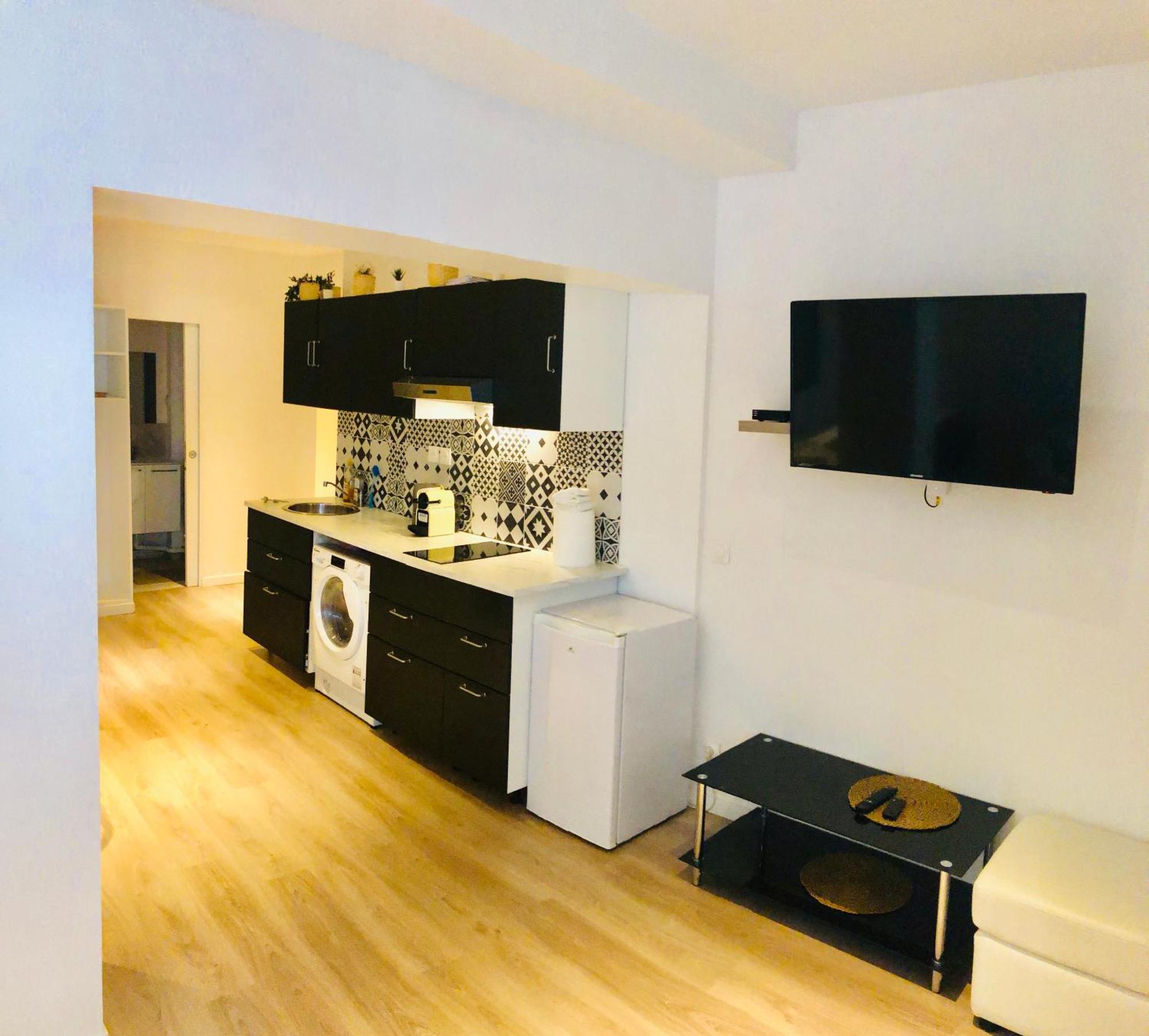 Metro Gambetta Apartment ปารีส ภายนอก รูปภาพ