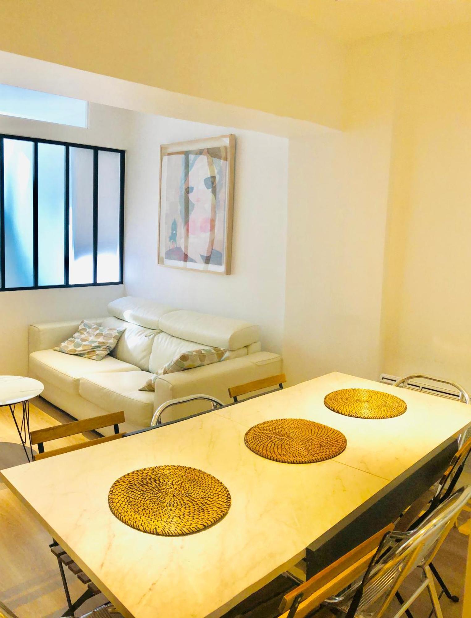 Metro Gambetta Apartment ปารีส ภายนอก รูปภาพ