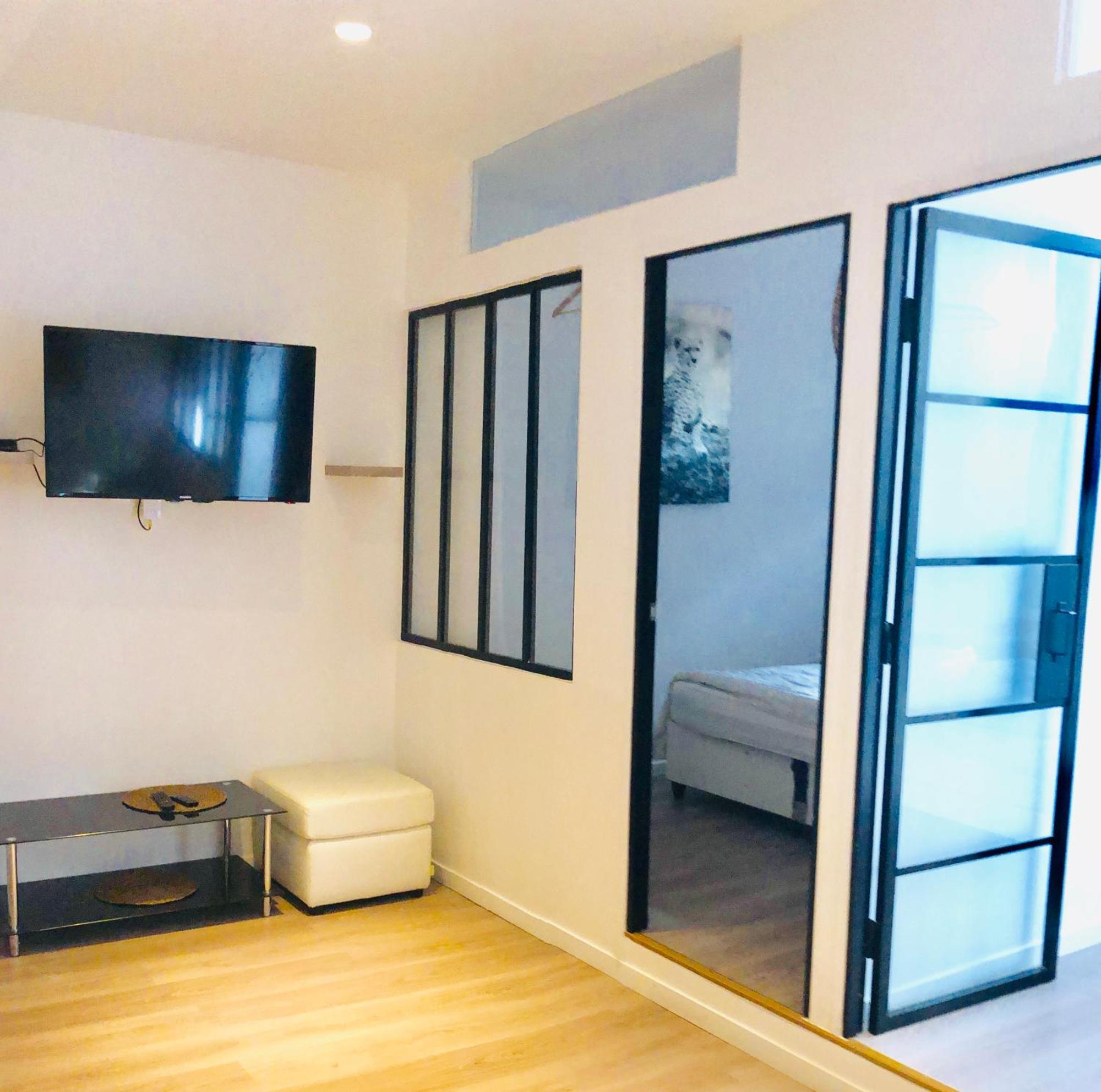 Metro Gambetta Apartment ปารีส ภายนอก รูปภาพ