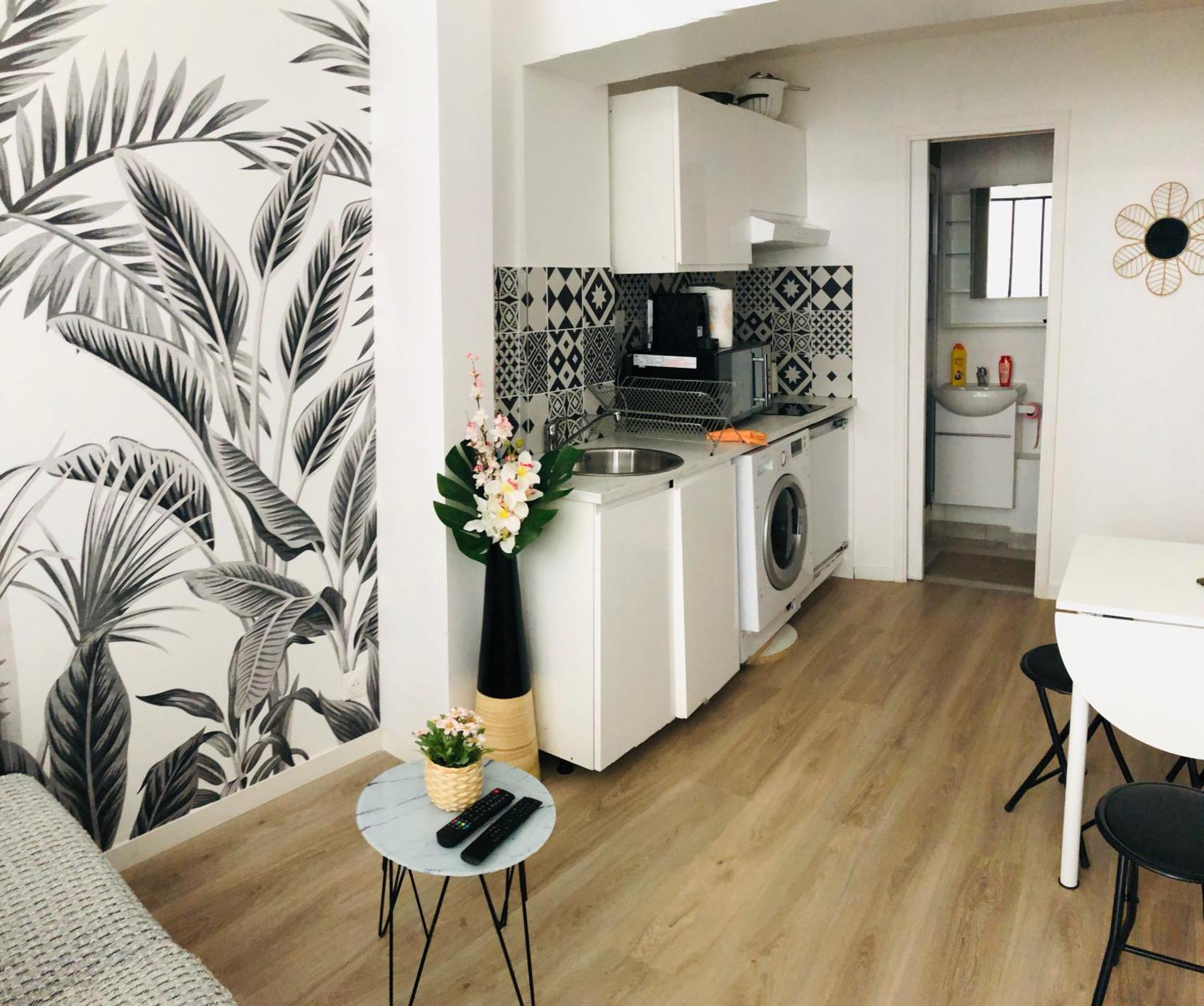 Metro Gambetta Apartment ปารีส ภายนอก รูปภาพ