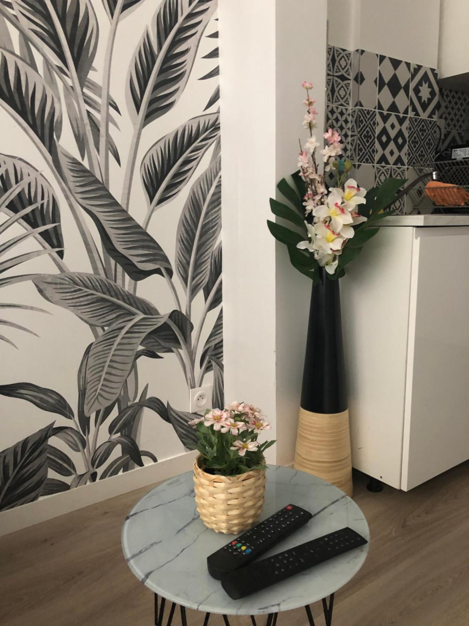 Metro Gambetta Apartment ปารีส ภายนอก รูปภาพ